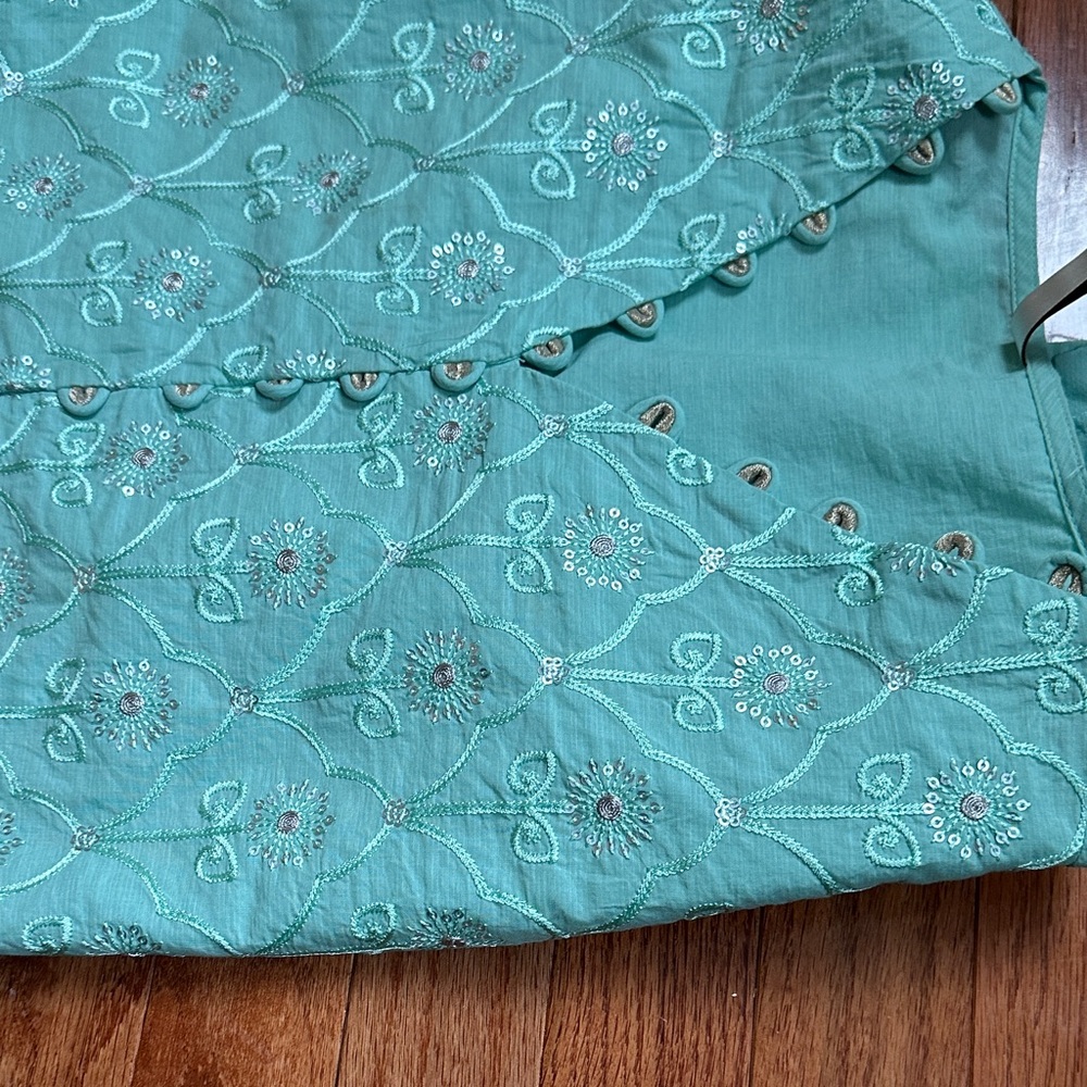 Classic Embroidered Women Kurta in Mint Green - Picture 9 of 10